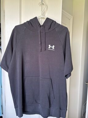 Under Armour Black Short Sleeve Pullover Hoodie